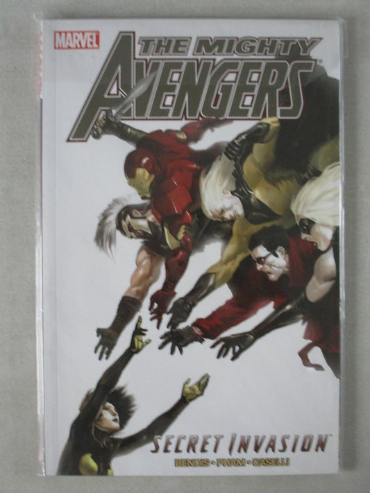 Secret Invasion - Mighty Avengers Book 2 - Paperback
