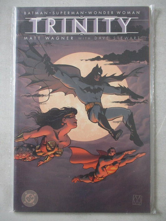 Batman/Superman/Wonder Woman - Trinity Book Two - Paperback