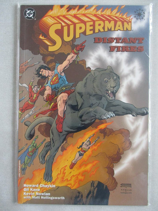 Superman - Distant Fires - Paperback