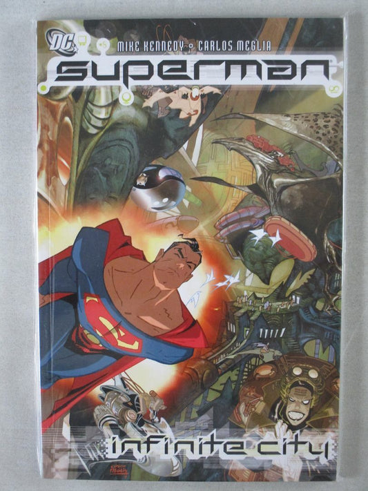 Superman - Infinite City - Paperback